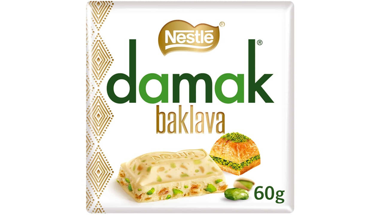 שוקולד לבן עם בקלאווה ופיסטוק damak